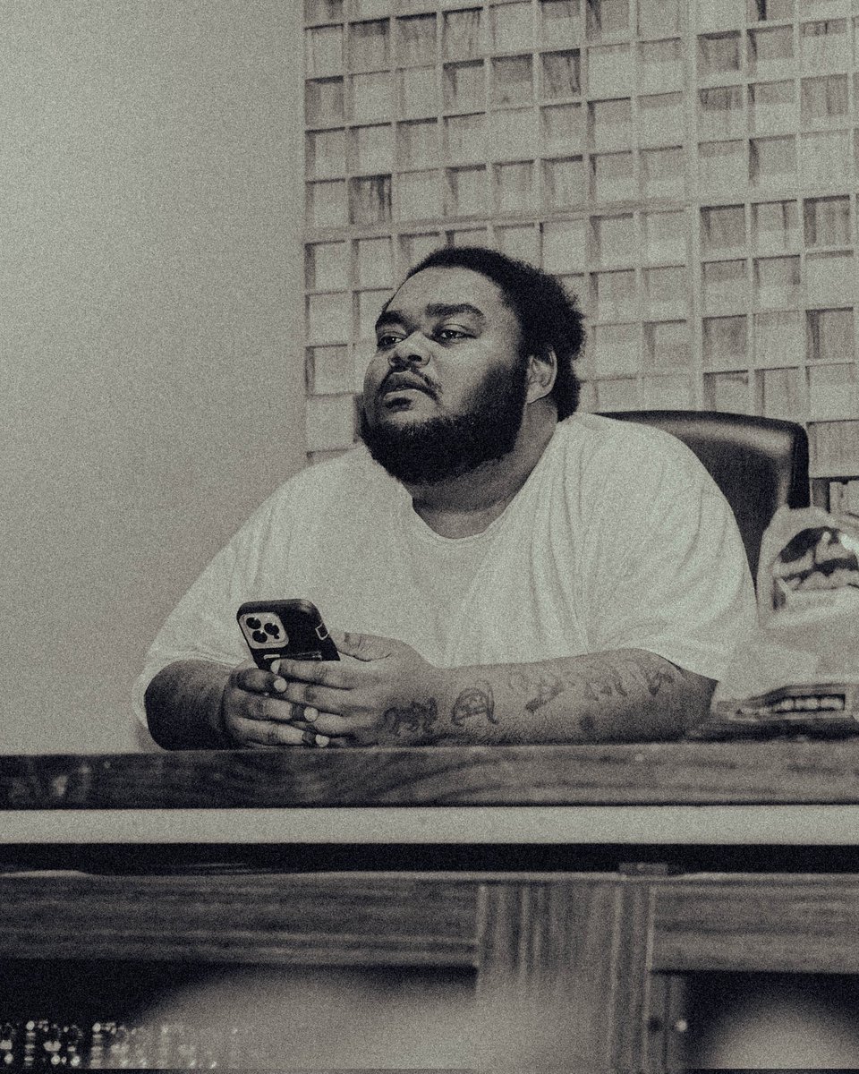 iam_freddymac's tweet photo. Studio Sessions ft @REACEYUNG putting on the last touches to his new album "HEART OF LOU 2"
#photographer https://t.co/8pgMMgcHUf