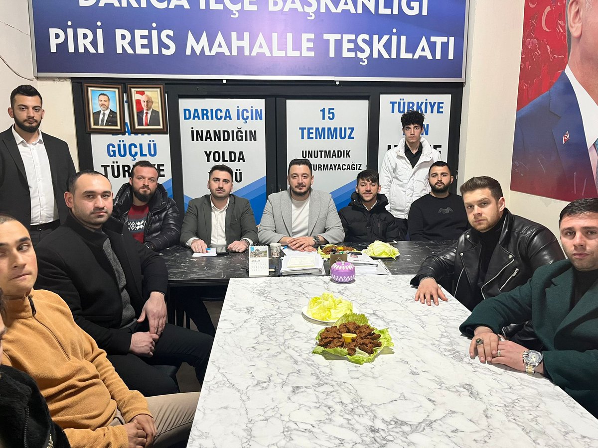 AKgencDarica's tweet photo. Piri Reis Mahallesi haftalık olağan Mahalle Gençlik Kolları Yönetim Kurulu toplantımız İl Gençlik Kolları Teşkilat Başkanımız Onur YÜKSEL ve Yönetimi, İlçe Gençlik Kolları Başkanımız Mehmet ARSLAN ve yönetiminin katılımlarıyla Furkan İLBEY başkanlığında gerçekleşti. https://t.co/XW326XHQg9
