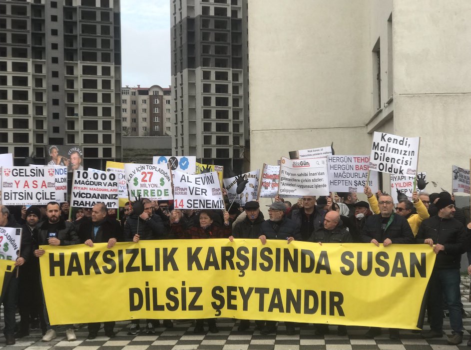 MineErguvanlar's tweet photo. @FisideMalikleri @mehmetozhaseki @RTErdogan Bizim bu duruma düşmemizde kendinizi hiç sorumlu hissetmiyor musunuz? Vicdanınız rahat mı gerçekten! #yarımkalaninşaatyasası çıkmalı artık, boynunuzun borcu! https://t.co/a9aUrZ4rHK