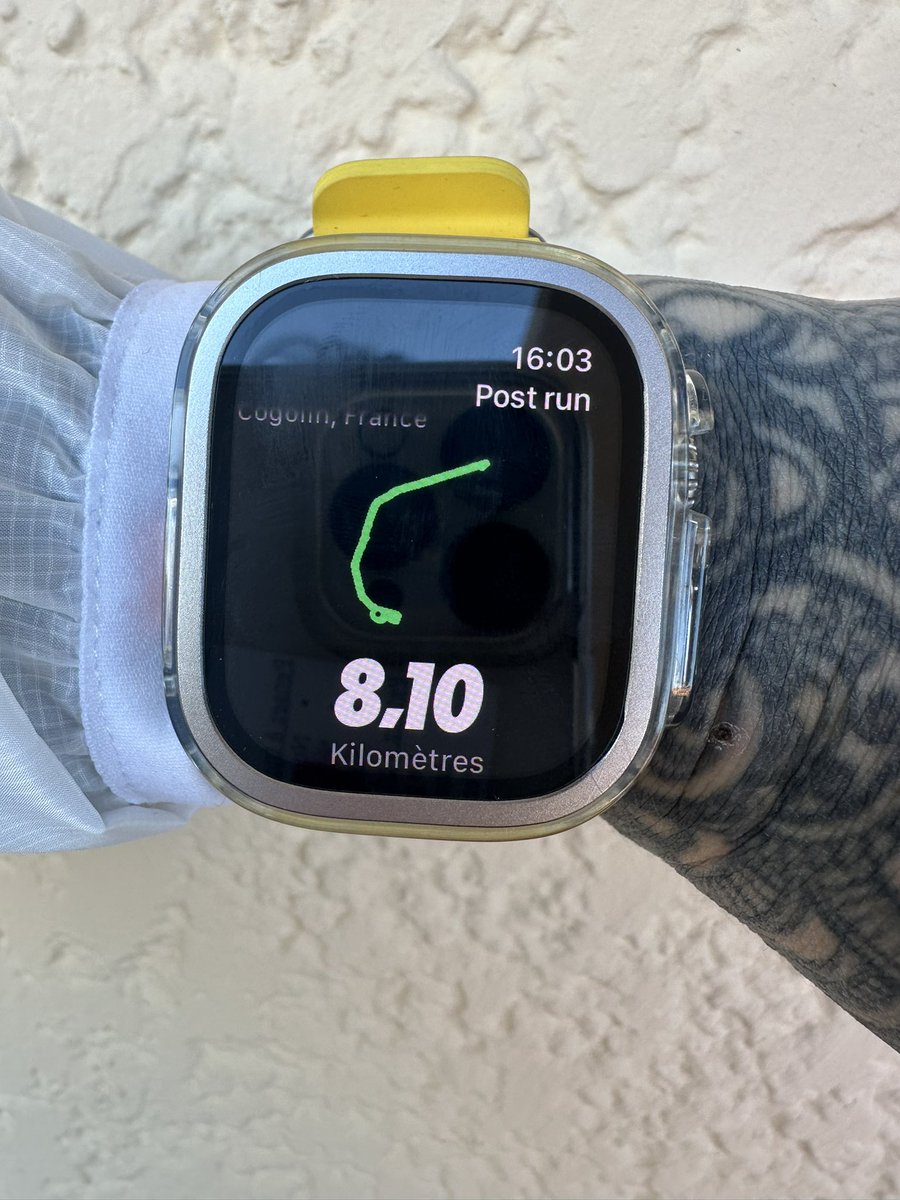 MAYAS15's tweet photo. ✨ Aujourd’hui, sortie #running 🏃‍♀️ de 8.10 km en compagnie de ma fille en trottinette 🛴 sous un magnifique soleil ☀️, du vent 💨 mais tout de même 18 degrés. On ne se croirait pas un 23 décembre 😜❄️✨ #strong #strongwoman #ripped #shred #shredded #love #run #lifestyle #runlife https://t.co/3BJC2BZ0JW