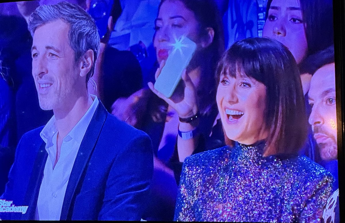 emilielopez's tweet photo. Je veux pas trop m’avancer mais je crois qu’ @ALJ passe une bonne soirée 😂 #StarAcademy #StarAc https://t.co/rvtQ5vAtb9