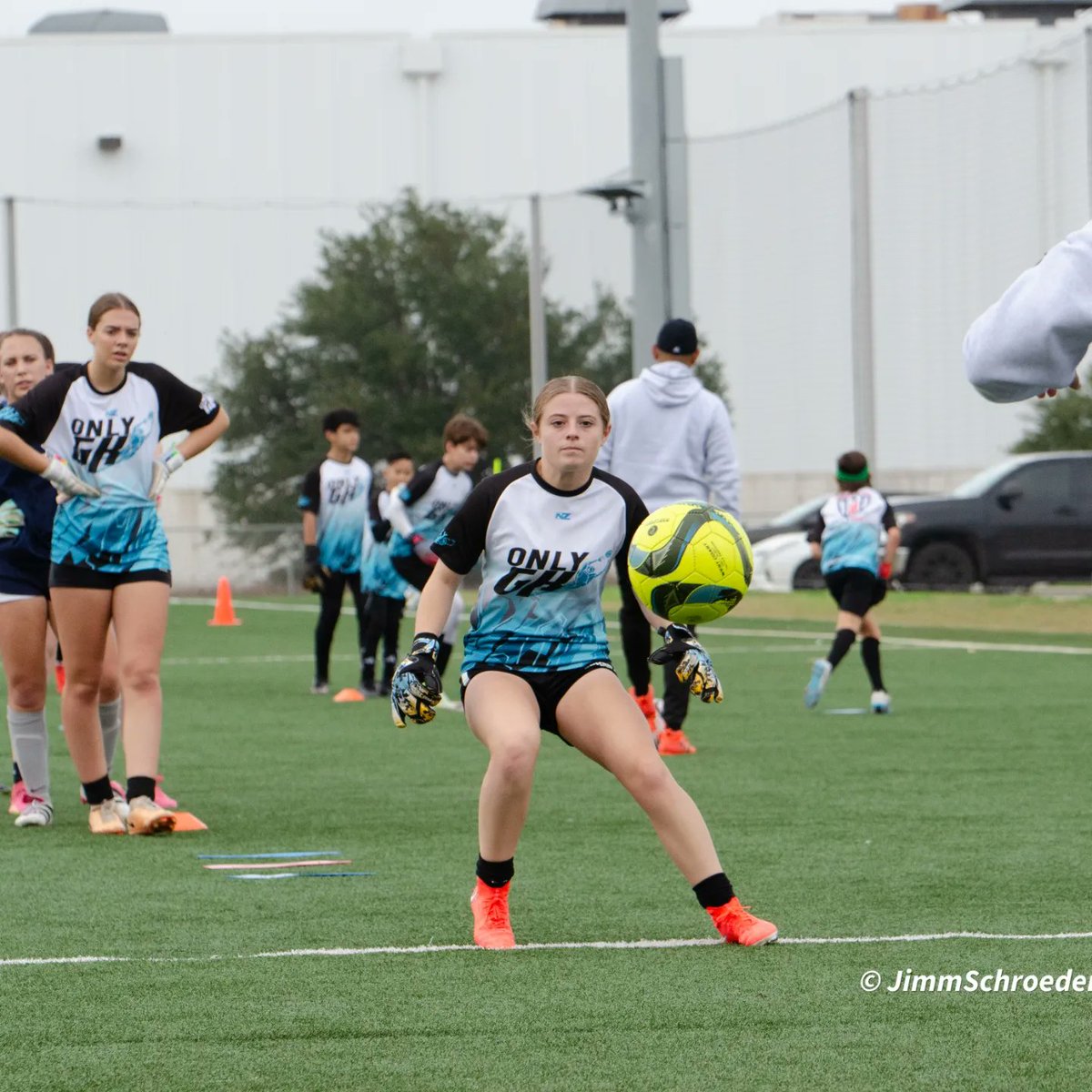 Holiday training with @ONLYGOALKEEPER1 Great day with lots of great talent. ✝️⚽⚽🥅💪🥅🥅 @WestCoastGK @hpuwsoc @WomensSoccerCCU @regiswsoc @McMurryWSoccer @ahfcsoccer @katygirlsoccer