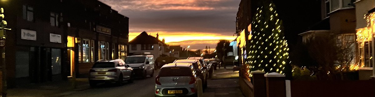 @snapandgo222 @StormHour @ThePhotoHour @Ships_on_Mersey @IronMenCrosby @SteveMulville @itvweather @SeftonLive @thedustyteapot @seftoncouncil @GreenSefton_ @VisitLiverpool @FormbyReport @kerriegosneyTV Spotted that out walking in south Liverpool