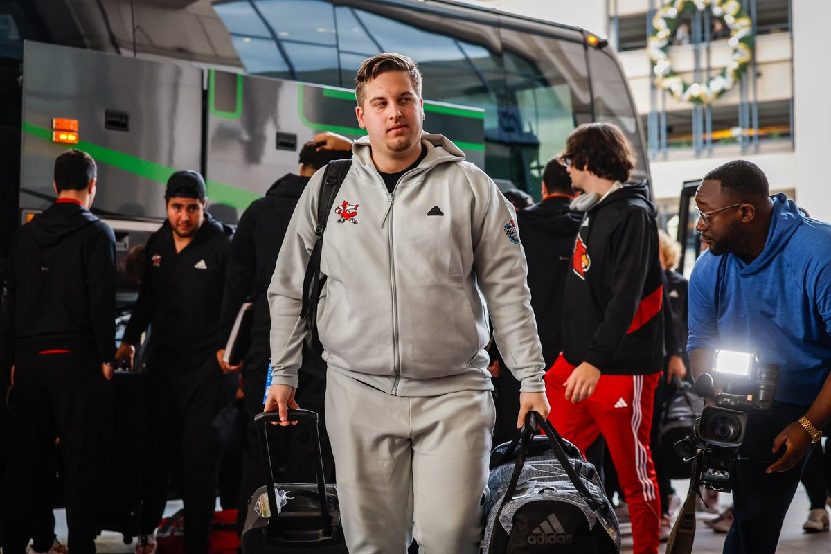 Trust & Will Holiday Bowl tweet media