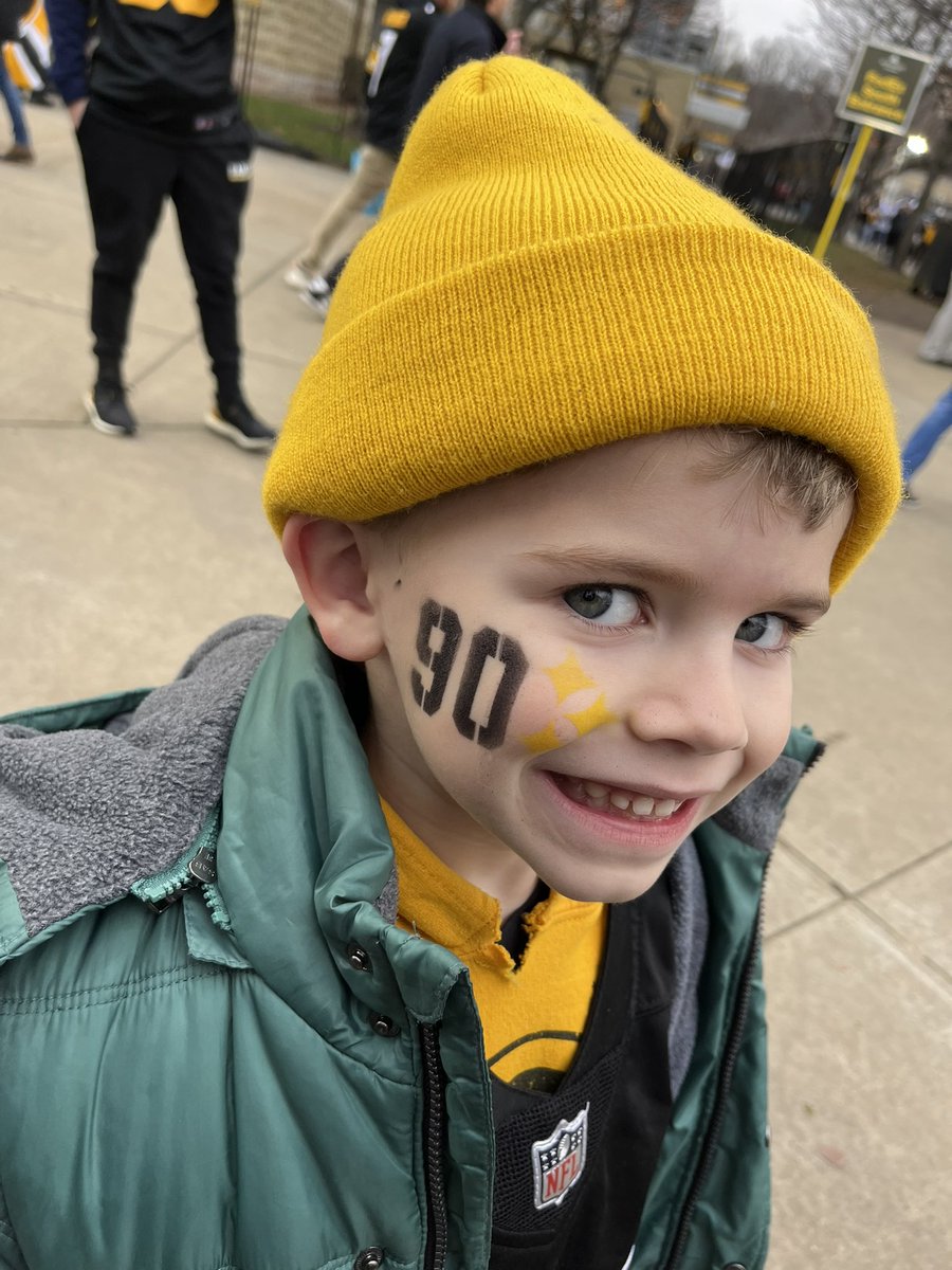Garman_Kinders_'s tweet photo. @_TJWatt we came from Cincy for a win TJ!! Here we go! 💛🖤 https://t.co/4KgOY5CYOn