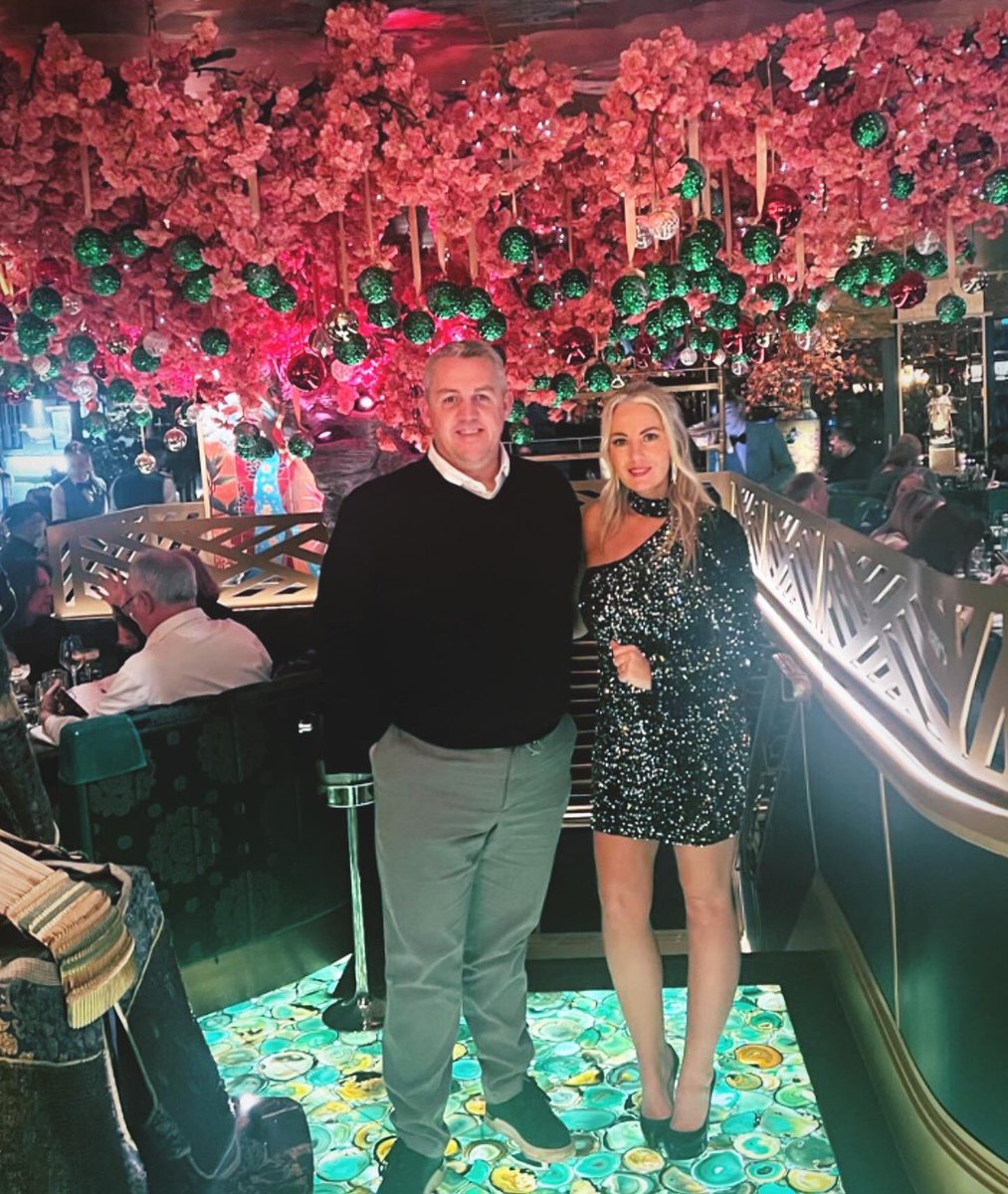 StaceyleeMcF's tweet photo. Lovely date night with Mr M @MartinDMcFadyen 😍 Merry Christmas lots of love 🥂✨🎄☃️ xxx https://t.co/6PWCsaH42B