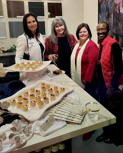 Celebrating the holidays in style with our IWF Nevada sisters in Las Vegas and Reno! 🥂We appreciate all the contributions by each of you to your communities, charities, and businesses. 👏We are all better together in our service to our state of Nevada.❤️
<a href="/IWFglobal/">International Women's Forum</a> <a href="/CherylABC7/">Cheryl Jennings</a>