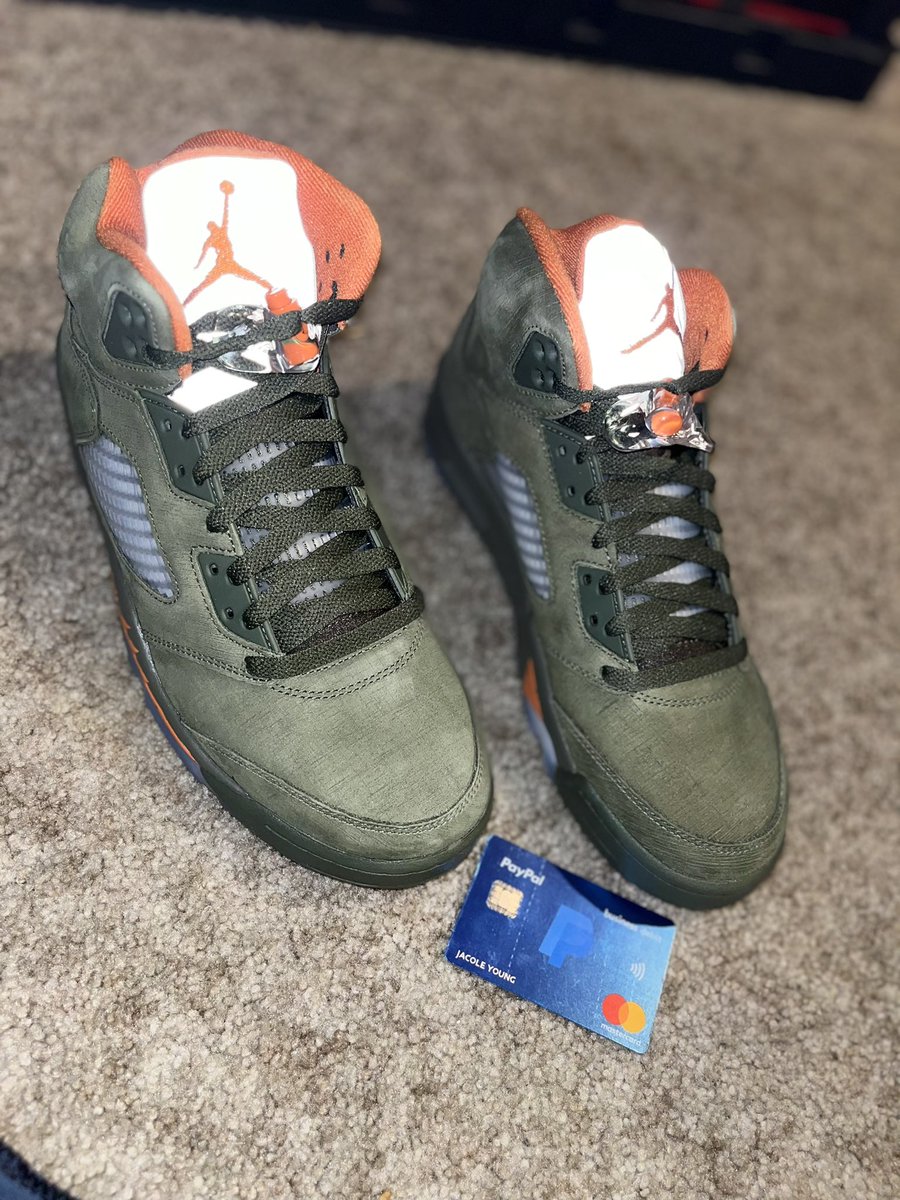 SheSneaks2 tweet media