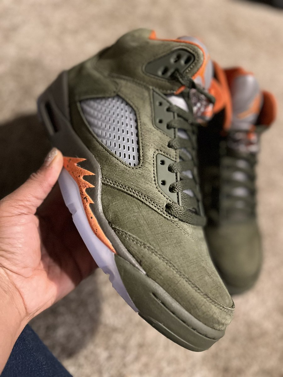 SheSneaks2 tweet media