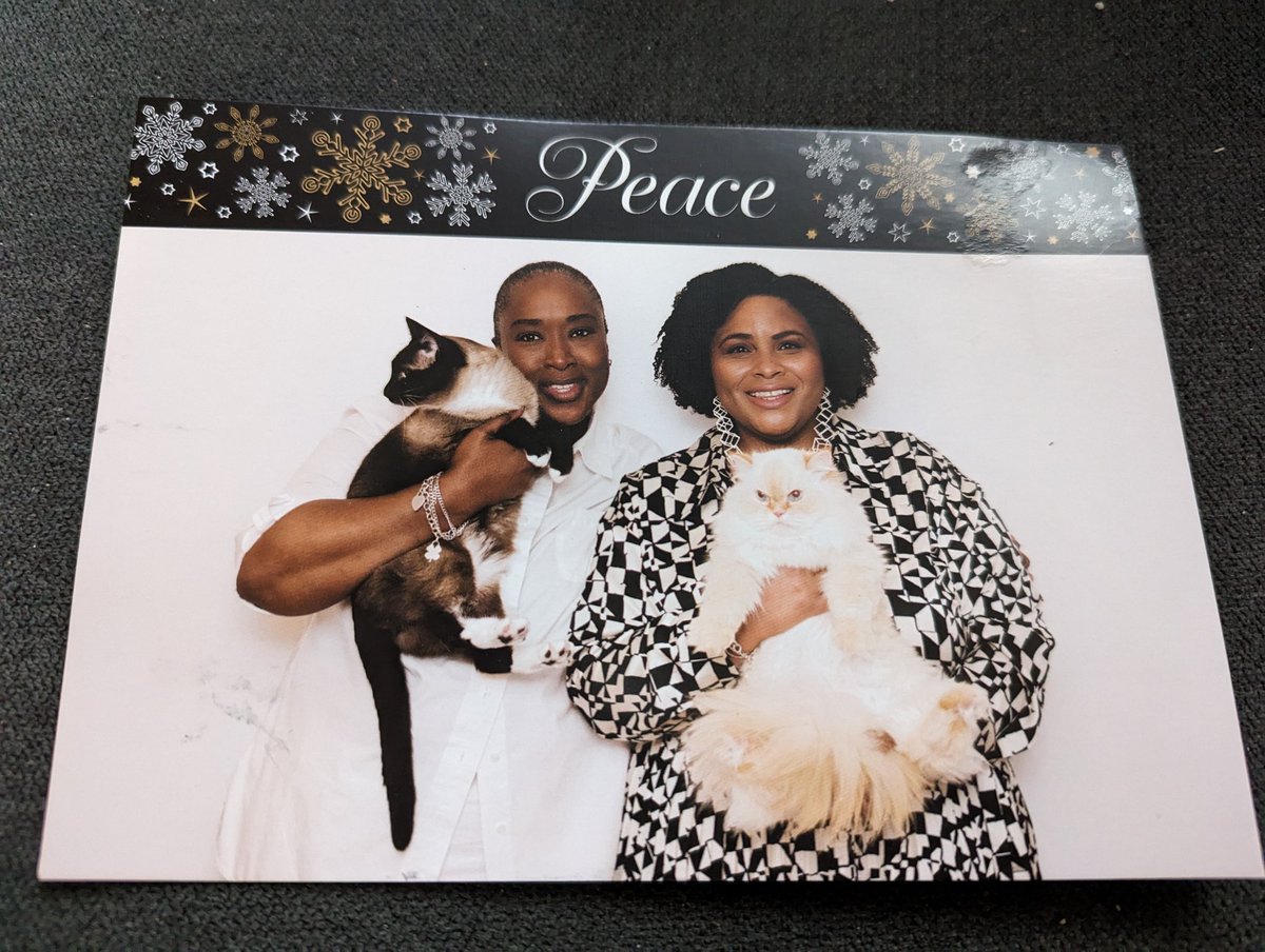 Thanks so much for the beautiful holiday greeting @JILLSLASTWORD 😊 All the best to you both! #Peace