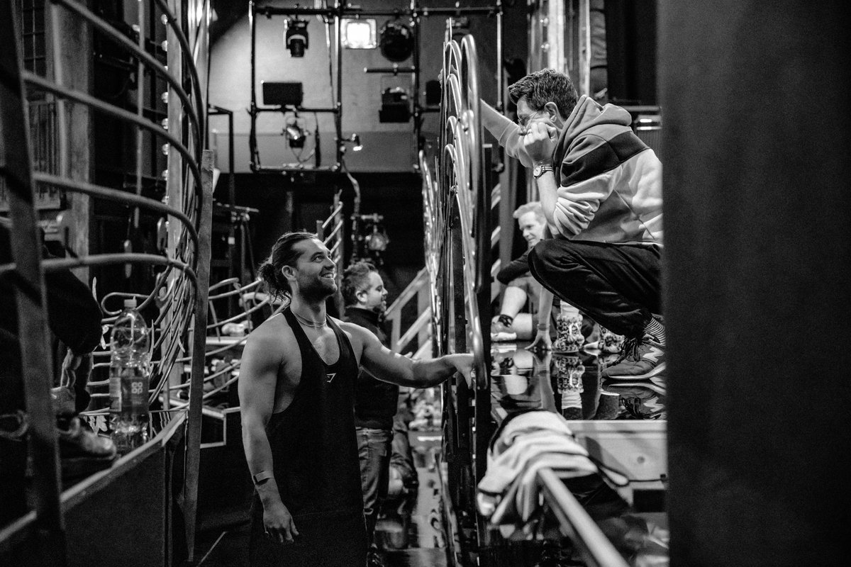 Access all areas behind the scenes at #SondheimOldFriends. ✨ Keep your eyes peeled for more backstage photography coming soon. 👀 📸: @dannykaan