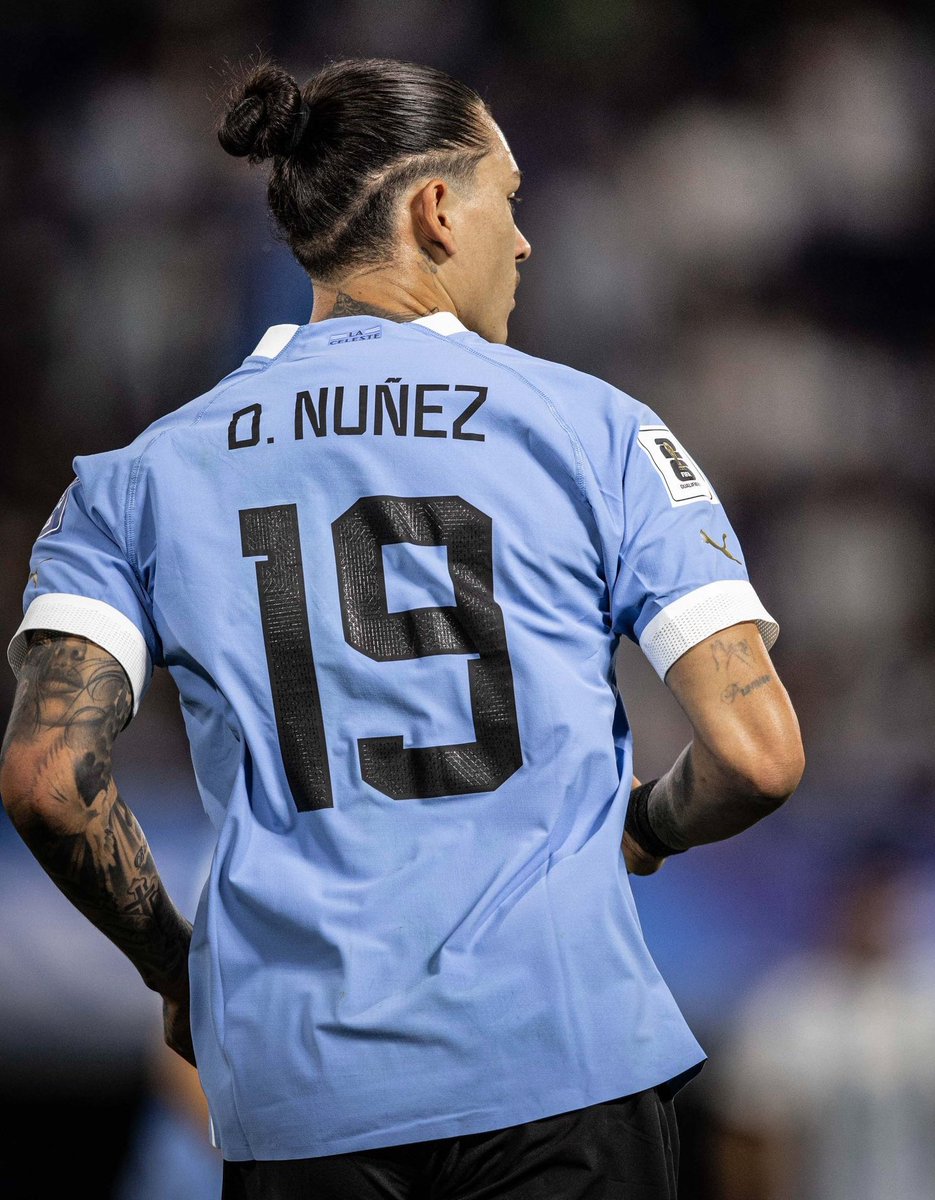 "usaba la 11 en la seleccion y como 1+9 es once eleji la 19"

- darwin 🥹