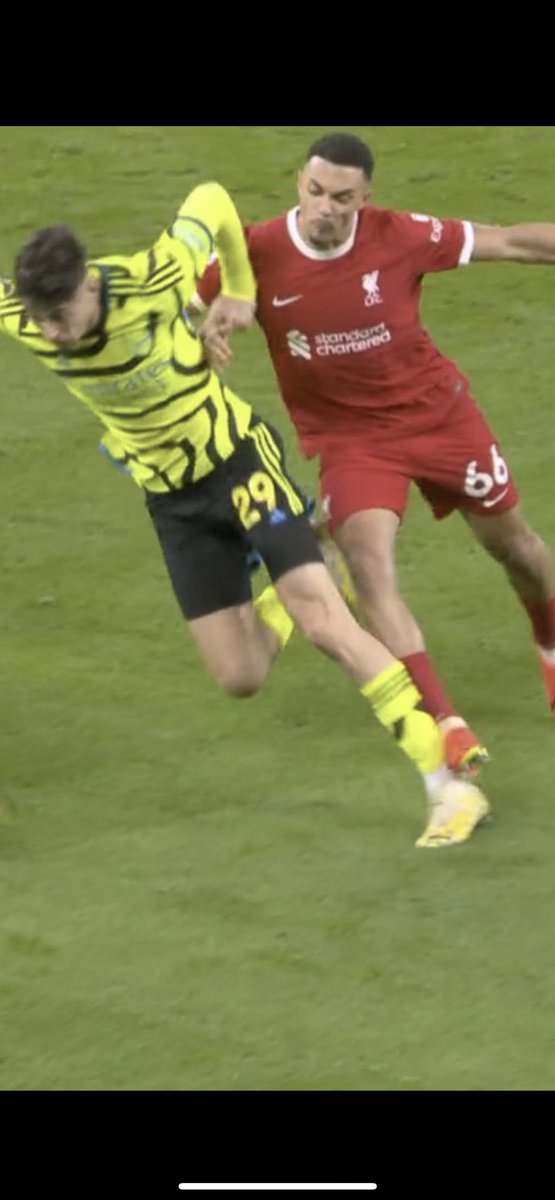 Gellar2000's tweet photo. All I keep seeing on my feed is the Odegard “handball” and not one mention on Havertz, how this wasn’t checked, crazy. #VAR #ARSLIV #pgmol https://t.co/qMjLCjrbro