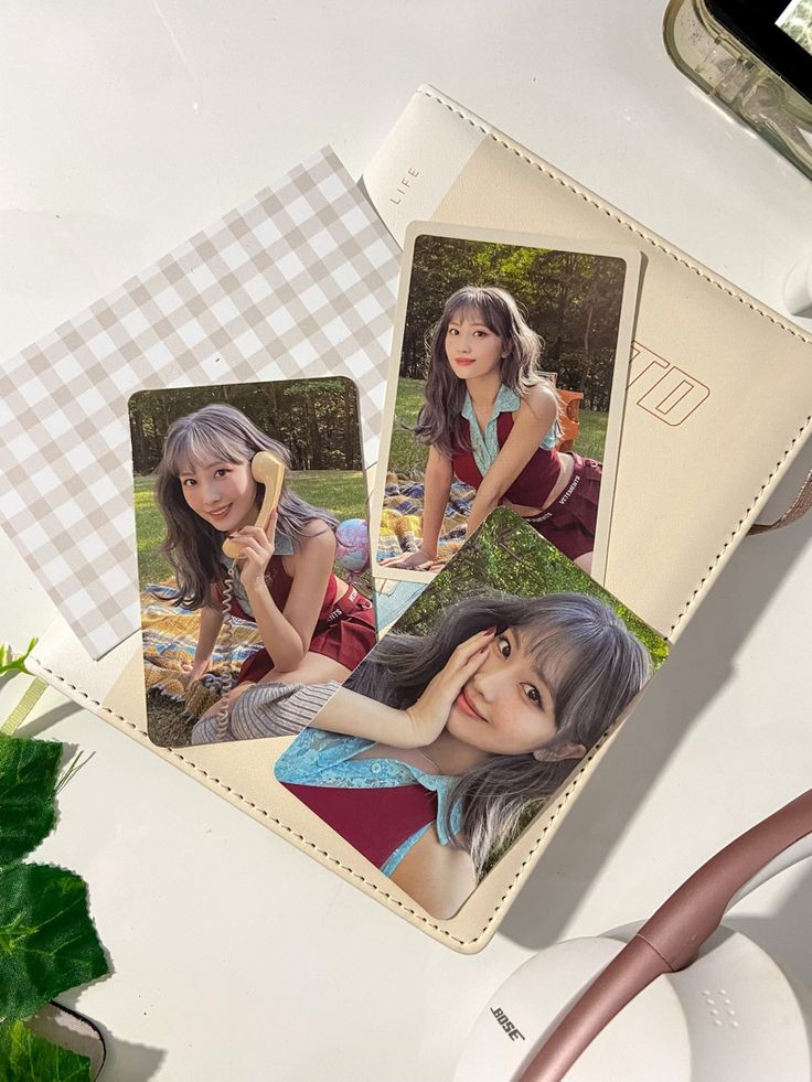 xiaobshop's tweet photo. 🎄 SORTEIO DE NATAL 🎄

💗 Prêmio: 1 photocard regular
💗 Resultado: 30/12 (sábado) às 20h

Atenção às regras:
· Seguir a loja (@xiaobshop)
· RT e fav neste tweet
· Reply (não quote) com nome e foto do pc regular desejado + marque 2 @
· Apenas 1 comentário por conta
· É permitido enviar mais de uma opção de pc no mesmo tweet, desde que todos os itens acompanhem nome e foto

Quem ganhar terá o @ marcado no post e 24hrs para reivindicar o prêmio na dm.

*Apenas pcs regulares, não serão aceitos promocionais, kihnos, japoneses e pobs. Também não aceitaremos pcs que, mesmo regulares, sejam raros.

BOA SORTE! ✨
