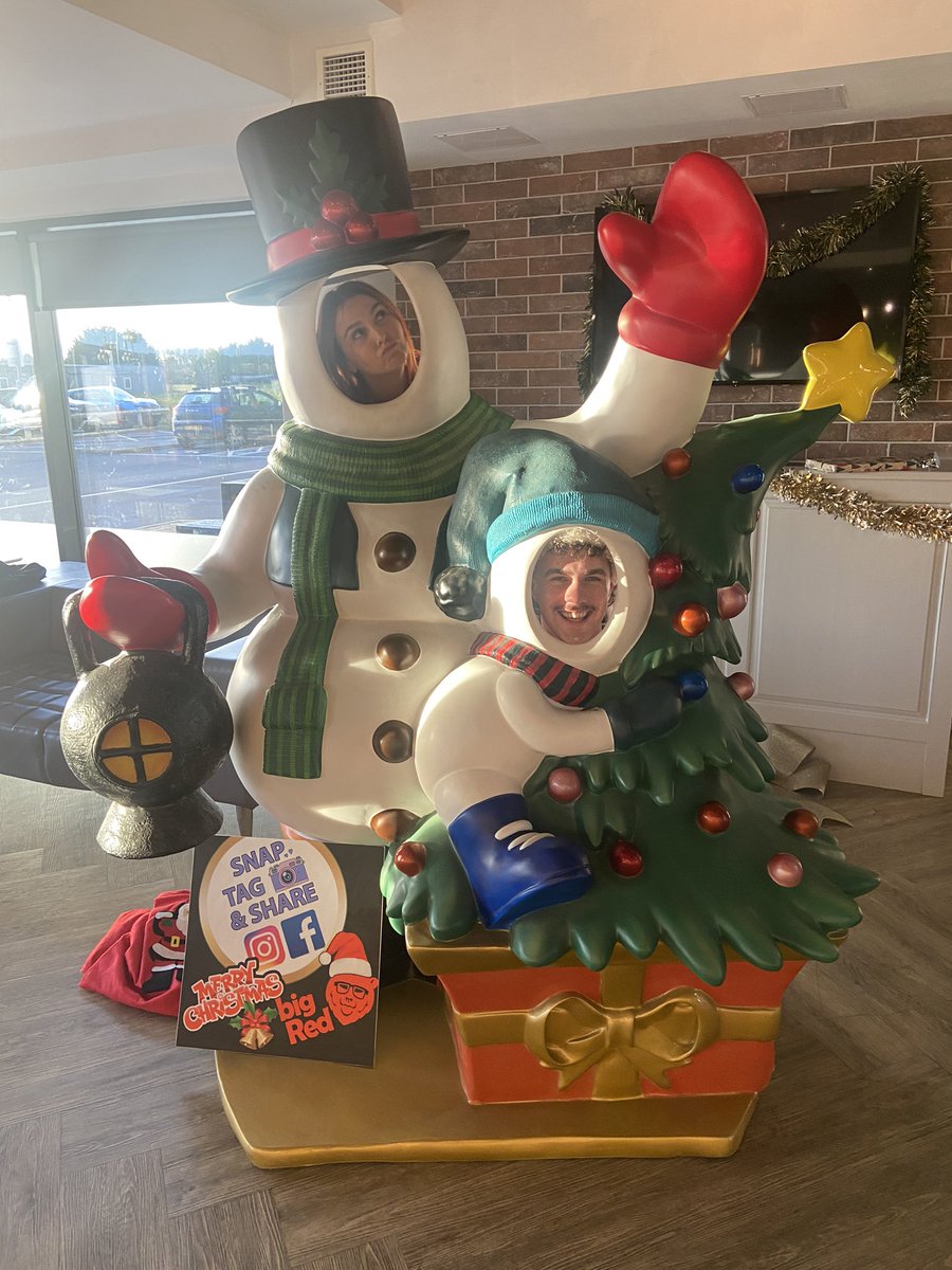 melanie_onn's tweet photo. Fabulous anti-loneliness lunch at Hampton by Hilton with Be Great Fitness @BaileyGreetham_ singing, dancing, Christmas dinner - 10/10 time was had by ALL. Merry Christmas 🎄 https://t.co/7xzkoCfZv3