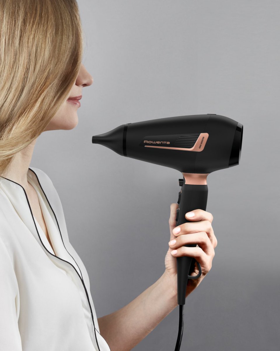¿Conoces el secador PRO EXPERT? 🙌🏼

Su boquilla concentradora de 6 mm es ideal para obtener un resultado natural con un extra de volumen y su difusor de volumen perfecto para unos rizos voluminosos y definidos.

🔗bit.ly/3TaxIF5