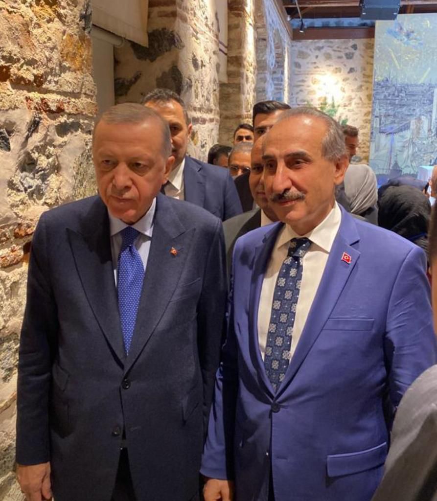 akcakalebld's tweet photo. Cumhurbaşkanımız ile bir aradayız.

Genel Başkanımız ve Cumhurbaşkanımız Sn. @RTErdogan'ın daveti üzerine gittiğimiz Dolmabahçe Sarayı'nda Reisi Cumhur ile görüştük. 

Kendilerine teşekkür ediyorum. https://t.co/LG8wR7yDIo