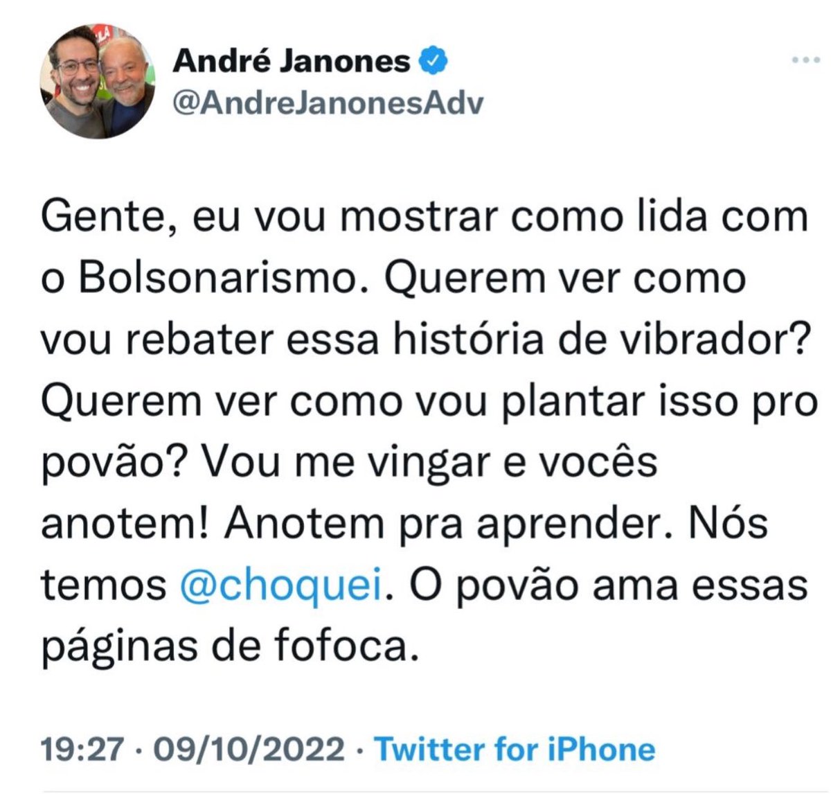 MeninRibeiro's tweet photo. Tentaram fechar a Jovem Pan por muito menos.

Cancelaram o Léo Lins e uma série de humoristas.

Acabaram com a vida do Monark. Não discuto o mérito, mas não cabe a ninguém fazer isso.

Prenderam centenas de bolsonaristas “terroristas”.

Promovem cancelamentos, linchamentos e perseguições virtuais contra todo e qualquer opositor.

Aparelharam o judiciário para promover censura a opositores, tudo em nome do amor e da democracia.

Assumidamente espalham mentiras (já leram o livro do Janone?) e assassinam reputações.

Ameaçam aprovar um projeto para combater “fake news”, como se fossem santos amorosos em defesa da “verdade”.

Tentam reescrever o passado, colocaram um presidiário à frente da nação.

Possuem um gabinete do ódio escancarado. Uma legítima máquina de mentiras da extrema esquerda woke.

E agora, com mentiras, mataram uma menina inocente, que nem rede social tinha… MATARAM! 

Se fosse uma página Bolsonarista, já haveria notas do Lula, da Janja, do Flávio Dino, o Alexandre de Moraes já teria mandado prender quem quer que fosse.

Passaria no fantástico, como fizeram com Renato Cariani, que não tem NENHUMA condenação. 

Mas como é um aliado, um petista assumido, uma máquina de comunicação e desinformação do governo, poupam o cara.

Não só mataram uma jovem, antes disso ainda debocharam do seu pedido de ajuda, acabaram com a vida de uma pessoa inocente!

E vocês, @JanjaLula, @LulaOficial, @AndreJanonesAdv e toda a corja petista, fazem parte disso!

Que caia a máscara desses monstros e que tudo que sempre causaram de mal aos outros volte em dobro para eles!

Espero, quase sem esperança alguma, que sirva de lição a todos. Chega de cancelamentos, chega de condenações antecipadas, chega de perseguição, de tribunal virtual, de censura.

Os crimes de difamação e calúnia já são previstos no Código Penal. Tem que prender os vagabundos responsáveis por essas práticas, começando pelo fundador da Choquei e todos os envolvidos nisso, parceiros oficiais do governo Lula!

Vocês são ASSASSINOS!

O que separa a sociedade moderna da selvageria é a civilidade, a credibilidade do sistema judiciário, o exercício das leis e das normais sociais. As pessoas parecem ter se esquecido disso.

Não esperem a próxima vítima para parar com isso. A mídia esquerdista promove esse tipo de caça às bruxas literalmente todo dia contra uma vítima nova.

E não me venham dizer que é errado misturar política com esse caso. O maldito fundador da Choquei é um dos melhores amigos da Janja, aliado público e conselheiro do Presidente da República, emparelhado com Janones para criar e manter o gabinete do ódio esquerdista.

Quero realmente ver quem pagará (e como) por esse crime horrível. E infelizmente, que a pobre Jessica descanse em paz. Sua vida nunca será esquecida. À família, os meus sentimentos. Que Deus conforte os corações de todos e encontrem paz após o luto. 

#ChoqueiAssassina #FakeNewsMata #GabineteDoÓdio
