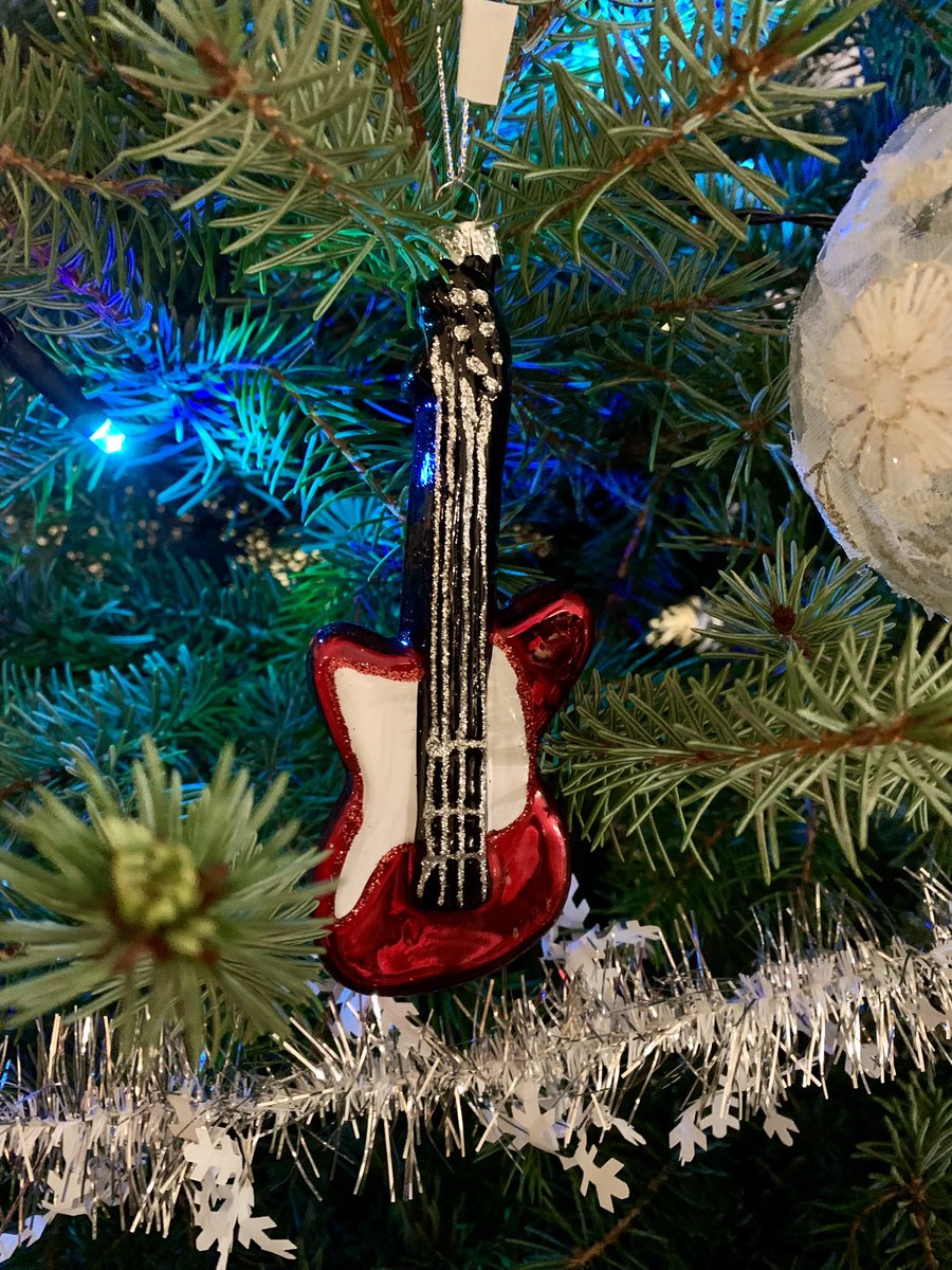 Wishing a rockin’ holiday season for everyone. ❄️⛄️🎅