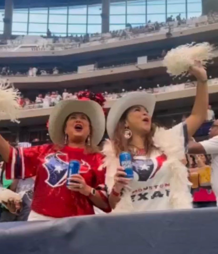 The <a href="/HoustonTexans/">Houston Texans</a> and <a href="/budlight/">Bud Light</a>! Two of my favorite things.  #scoreaseat #Sweepstakes