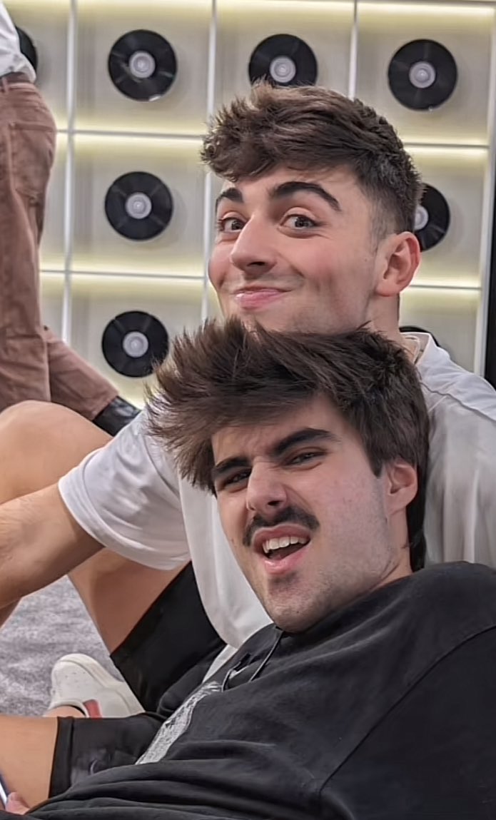 hlsweetpark's tweet photo. CHICAS LA TENEMOS #OTDirecto23D https://t.co/55KQo3mlR0