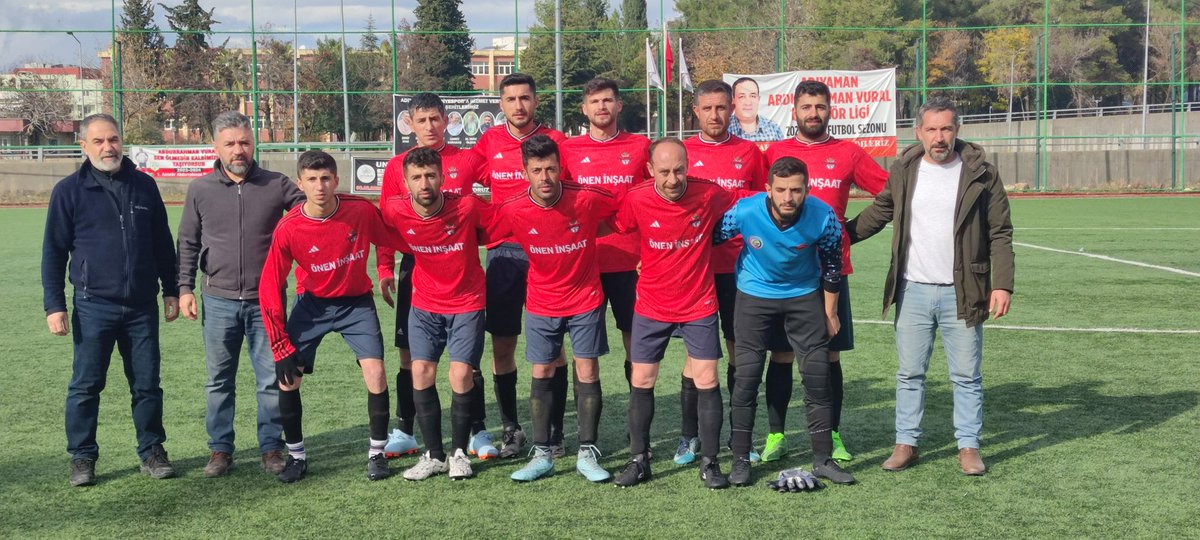 celikhanspor's tweet photo. 🔥🔥🔥
Adıyamandan galibiyetle dönüyoruz...
Tebrikler ÇELİKHANSPOR🖤❤️
Goller..
Halil Sevgi ⚽
Hakan Akay ⚽
#Çelikhan
#Çelikhanspor
#Zerban
#önenyapıi̇nşaat https://t.co/hBvndZOT8l