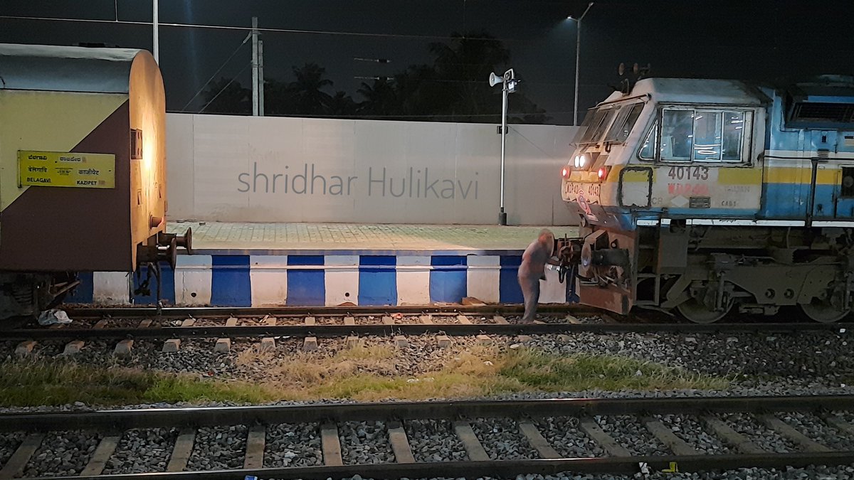 Hulikavishri's tweet photo. One more New #news
Sir @BelagaviRailway your Guessing is Right 07335/36 #Belagavi #Kazipet Rake Shuting in pitline with Helping of #Diesel #Locomotive

Now #pitline is #Electricline Ready for premium trains Primary as well as Secondary #Maintenance

#Belagavi #VandeBharatExpress https://t.co/4axAOuaYJs