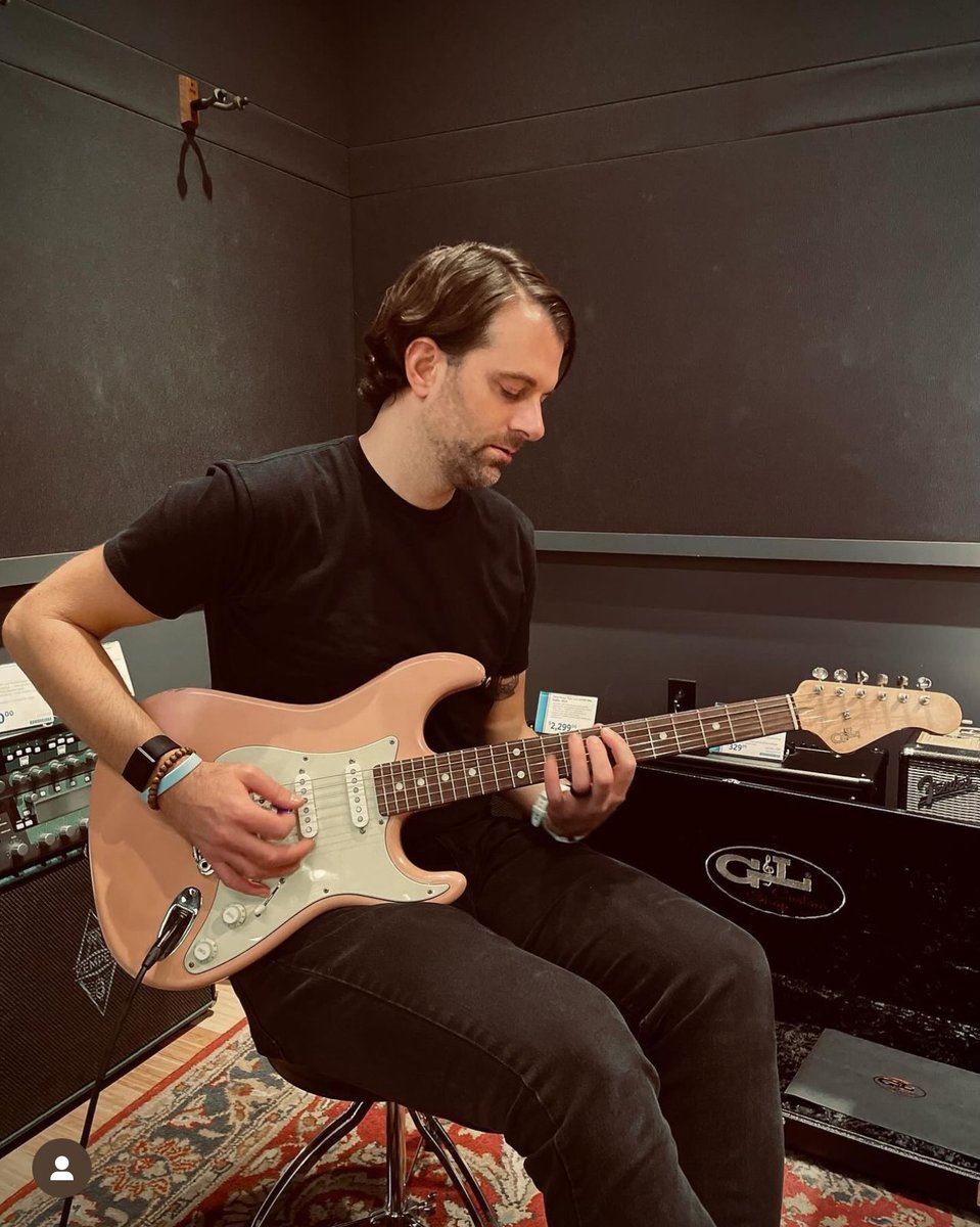 SweetwaterSound's tweet photo. All this new gear! We know who was on the Nice List! ❄️ Show off your new gear with #newgearday and tag @sweetwatersound for a chance to be featured 🤩
https://t.co/cS4YXPMtad
 #gearshot #makingmusic #musicgear https://t.co/eISaEBVg6v