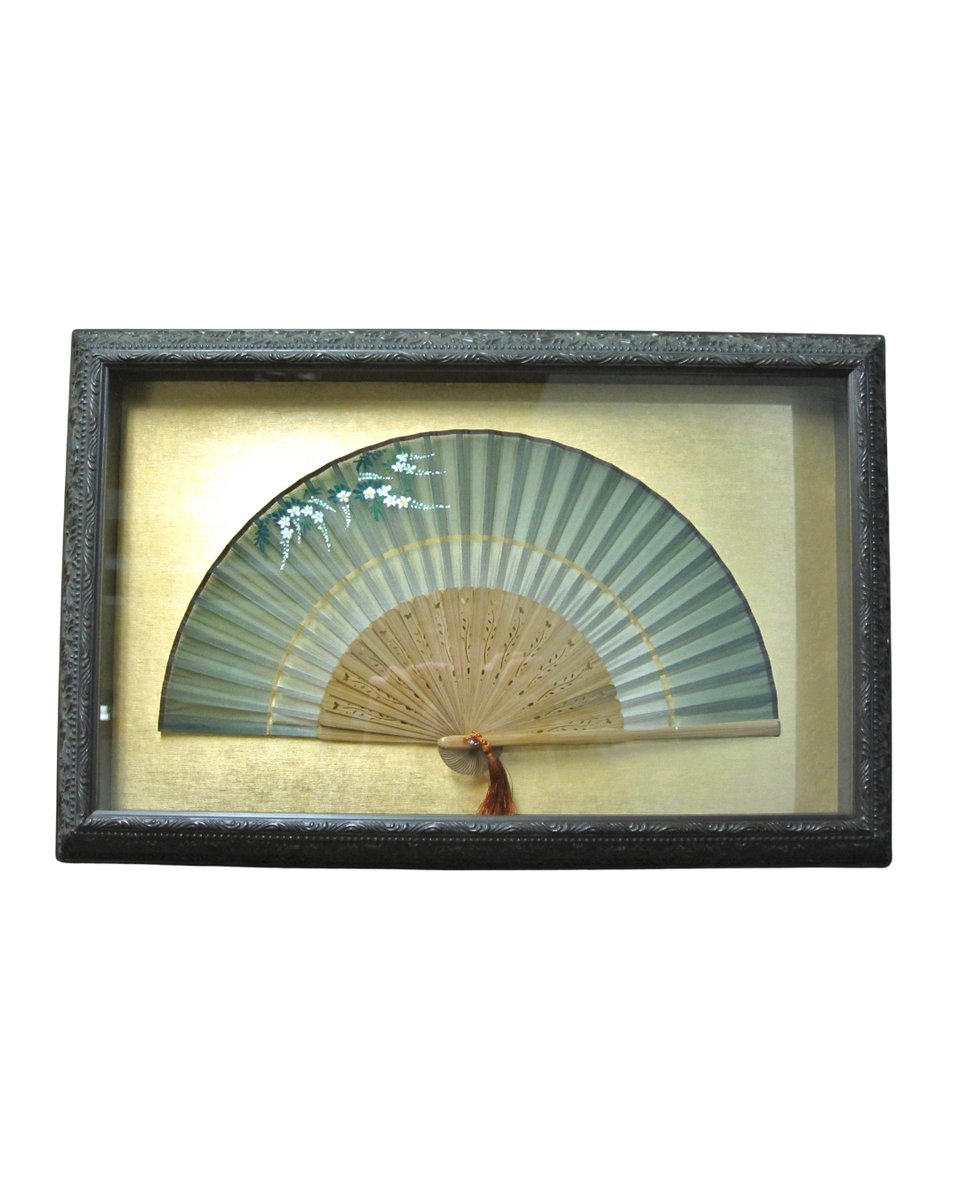 afwkc's tweet image. Get that special piece out of storage and on display with a frame or shadow box!

The bonus of displaying it in a frame? It helps protects your object from environmental issues.

#creativeframes #decorativeframes #pictureframes