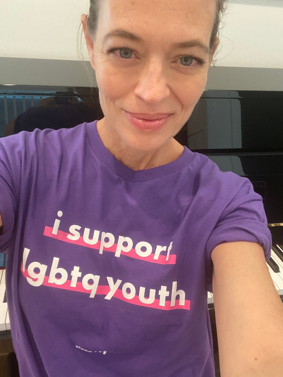 Jeri Ryan standing up against LGBTQ bullying, be like Jeri folks! 💙 <a href="/StarTrek/">Star Trek</a>