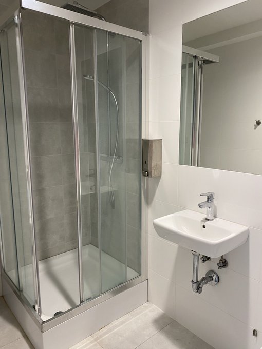 Польский рехаб:   Плюсы : рехаб ( бесплатный)  Минусы : я в ахуе https://t.co/yaIUkglZrC