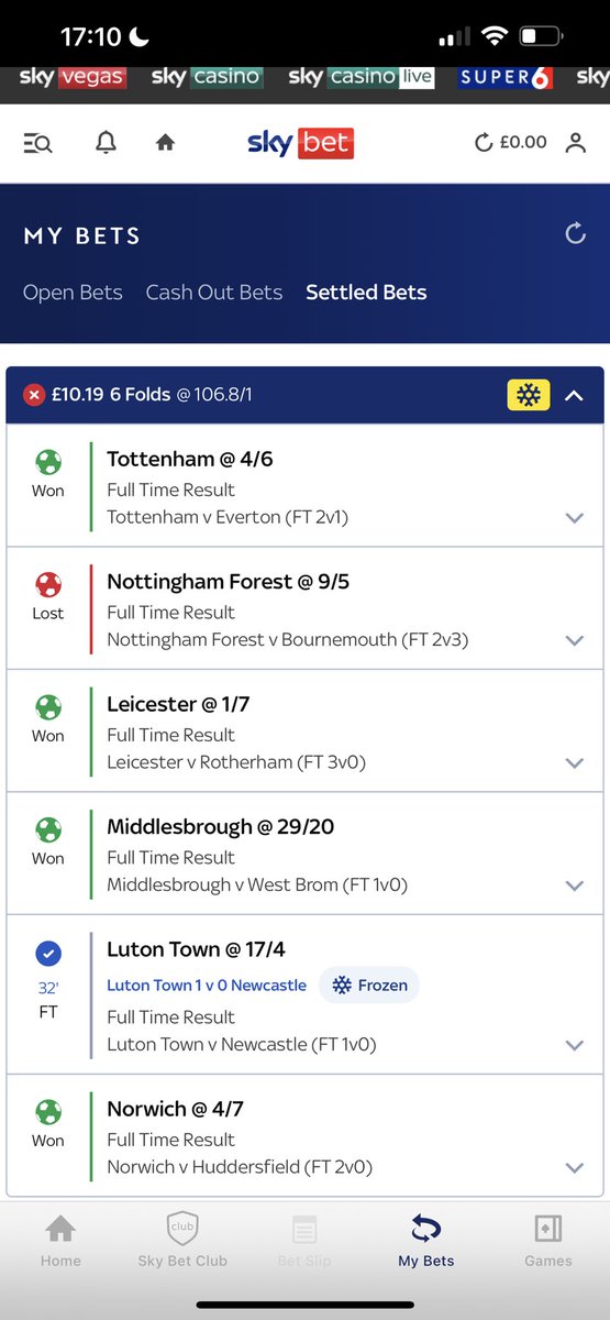 josh_leach1's tweet photo. Shoutout Robert Jones who’s shocking decision cost me this acca by sending off boly 😭😭😭 @SkyBet https://t.co/6tuWFFE5aU