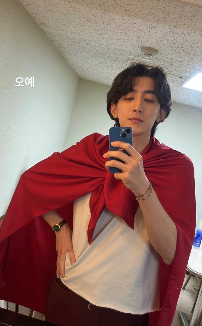 다들 잘 지내구 계시져??? 저는 입시가 1년 추가되어서 접속이 더 적어질 예정입니다요..🫠 해피연말 보내세요 다들들..🤍