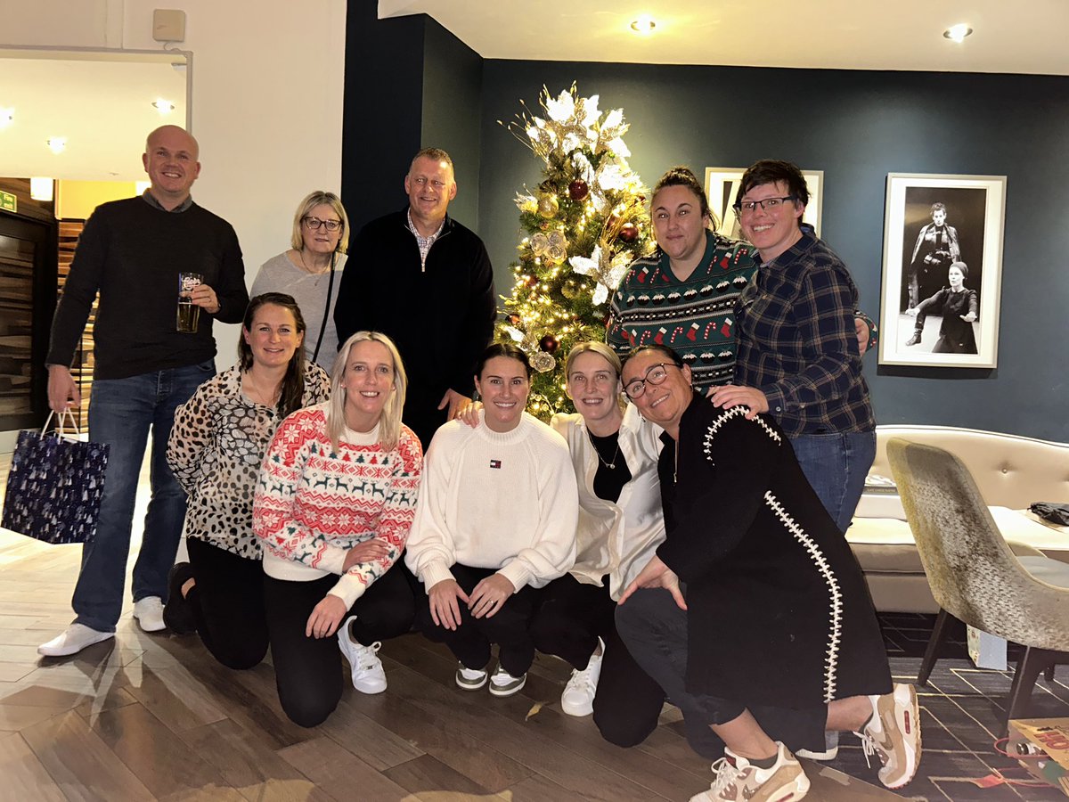 Heading into Christmas and New Year with a few shout outs to a few people who have really supported female coaches across the East Midlands <a href="/AlexWalker1998/">Alexander Walker</a> @cclincssouth <a href="/TMeasham/">Tom Measham</a> <a href="/MollyRJohnson/">Molly Wilson (Johnson)</a> <a href="/cissyradford/">Cissy Radford</a> <a href="/Pujarana79/">Puja Rana</a> <a href="/leah_grant4/">Leah Grant</a> and to all the amazing coahes Iv worked with💥