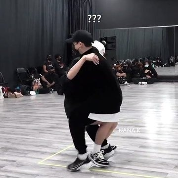 winter17_tkbear's tweet photo. HILO TAEKOOK 🧵
Momentos en los que dije WTF con  taekook🥴 https://t.co/8cHxooEyEi