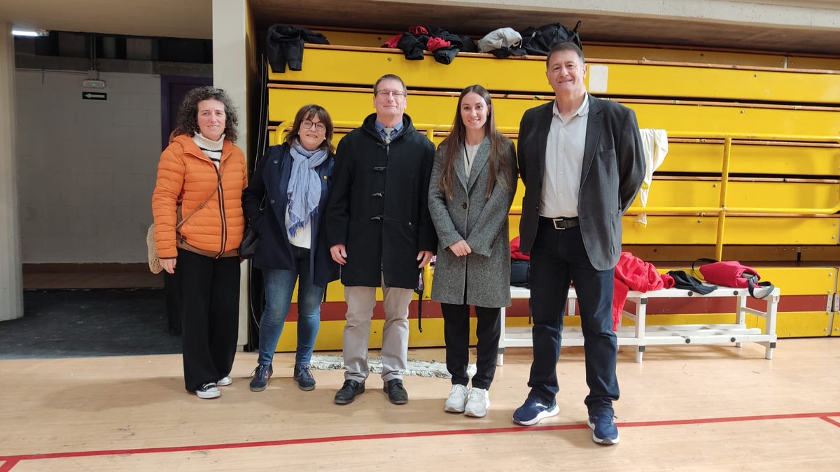 FedCatHandbol's tweet image. 🤾‍‍Avui hem tingut la presentació del Club Handbol Terrassa per la temporada 2023-2024.

🙌 Hi ha assistit el president de la Federació Catalana d'Handbol, Jaume Fort, juntament amb diferents regidores del consistori.

💪 Molts èxits aquesta temporada!

#HandbolCatalà