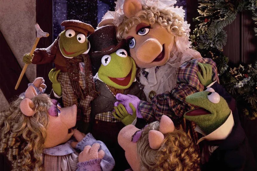 LarissaFanTO's tweet image. Hello dear #pwME &amp;amp; other #Spoonies. If you’re alone on Christmas Eve this Sun. Dec. 24, I’m planning to watch The Muppet Christmas Carol at 8pm ET. I can stream it on Discord if anyone would like to join in! Comment for the link. #LongCovid #MEcfs #ChronicIllness #LCme