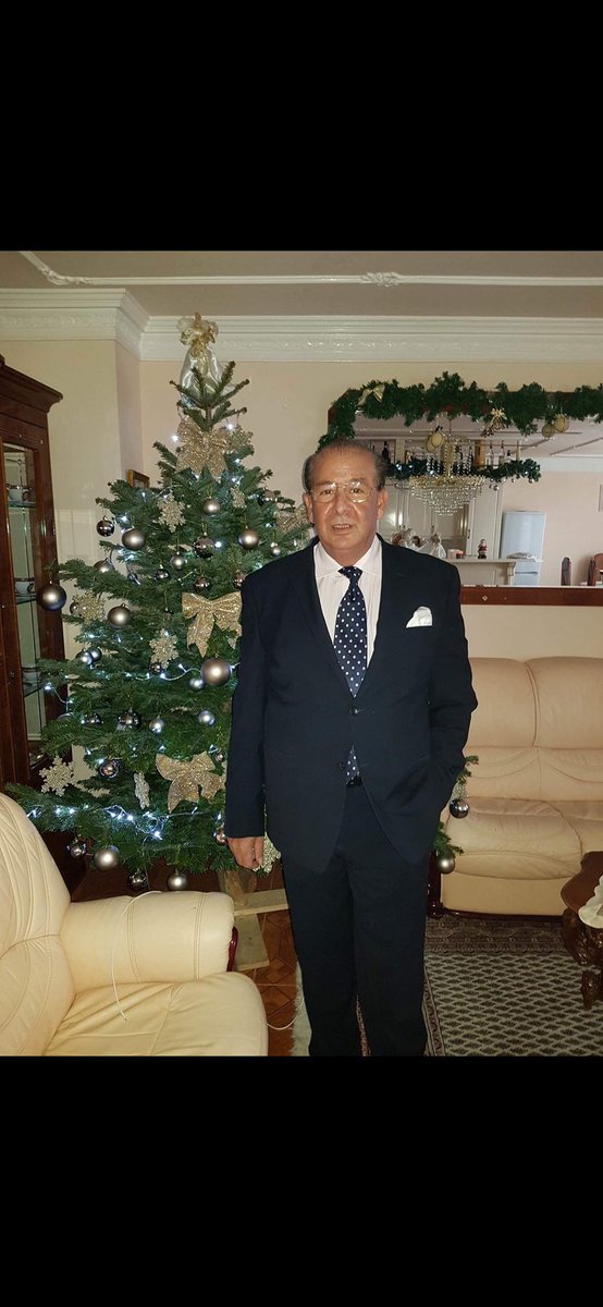 bergerrobert1's tweet photo. Mary Christmas and Happy New Year https://t.co/6vIh2eAjFH