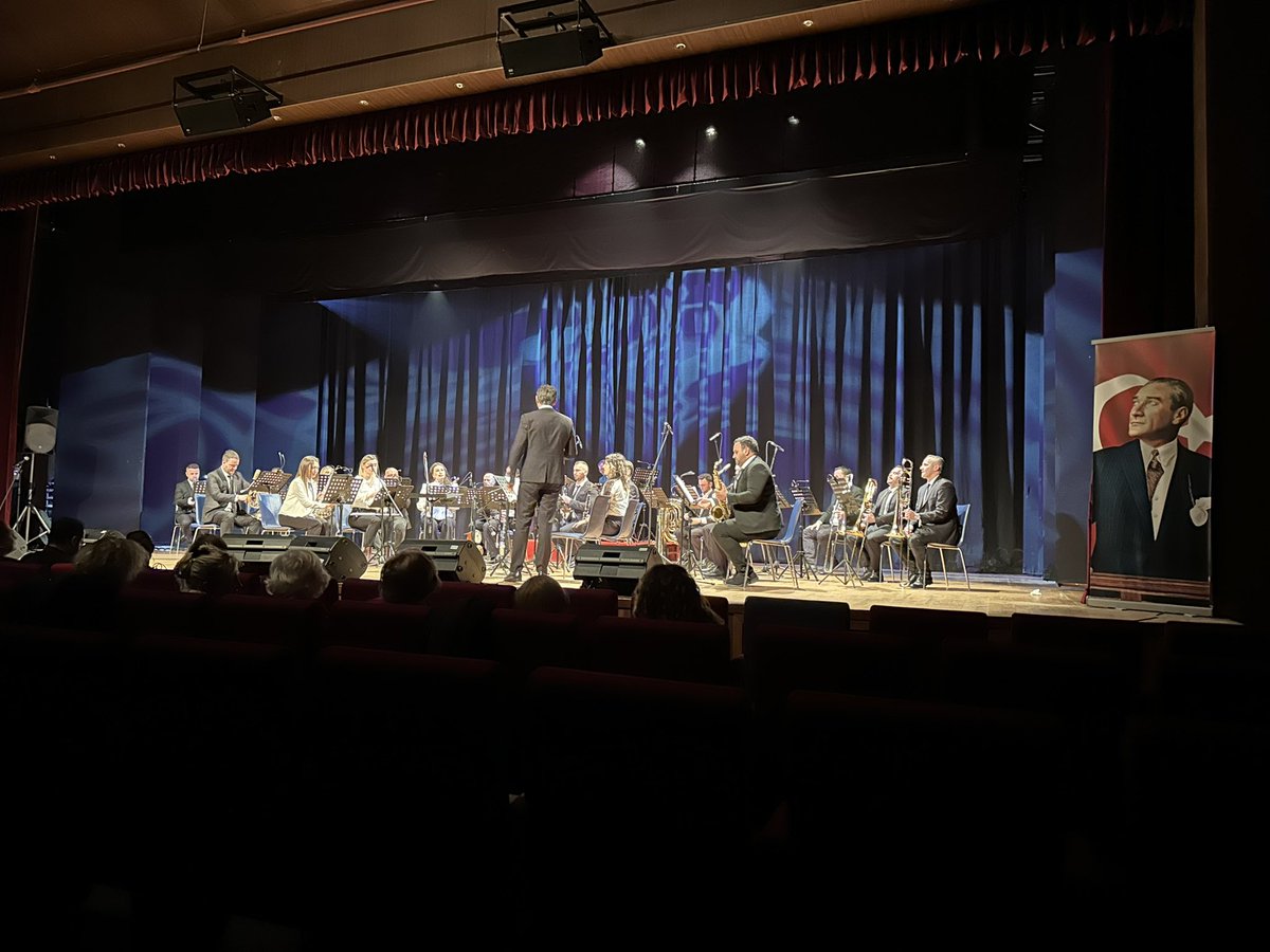 BoroBag's tweet photo. Small country where people with big hearts and great tallents live - is performing  in Istanbul. Proud of them. Special thanks to @sislibelediyesi https://t.co/1N52DRXg10