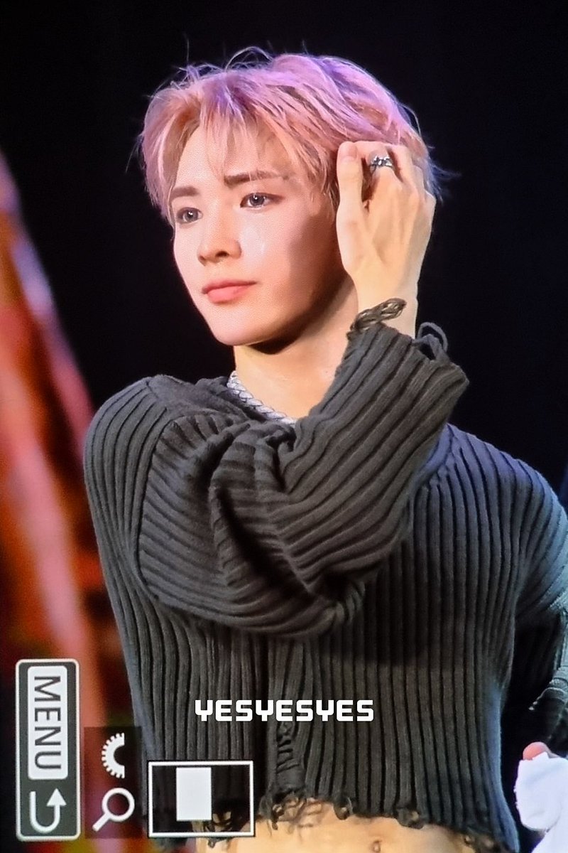 yesyesyes0405's tweet photo. 231223 hozo festival
#TEMPEST #템페스트 #LEW #루 #의웅 

핑머하고나서 투디력이 405%정도 올라감 https://t.co/DAMGuKU7bB