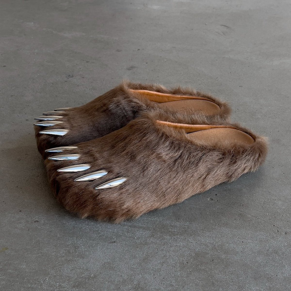 Outlander Magazine tweet media