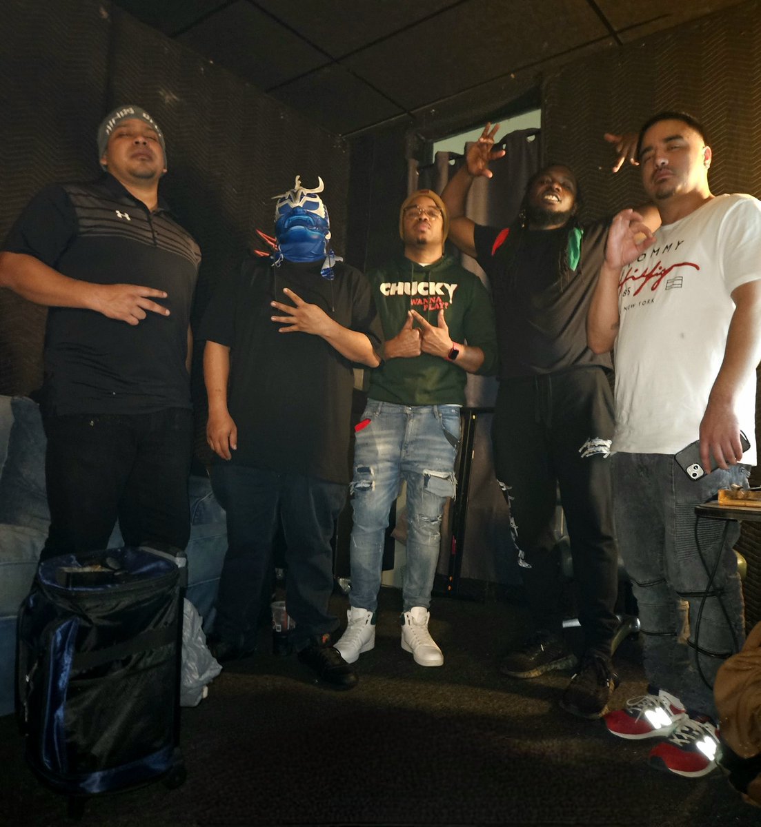 TheKingsDragon_'s tweet photo. @DopeTheMusic @thekingsdragon @MrLucciDallas @english_214 @lil_norby
AKA Tha Wig Split Loco @MrLucciDallas ๐ฅ
Another Dallas Legend Featured On The Album.
Appreciate the verse ๐
#mrlucci #consequences #Dallas #nawfdallas
#northdallas #recordingsession #studiotime #music https://t.co/0xyC7e9hwr