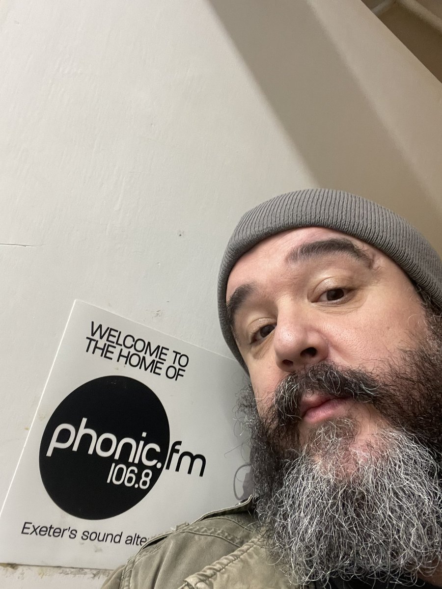 Live in about half an hour it’s The Ricochet Christmas special, The Last Turkey In The Shop. Hang a bauble at 106.8 @phonicfm from 6pm this evening for festive treats from The Delines, Kelly Finnigan, Tom Heinl, Dropkick Murphys and lots more #phonicfm #thericochet #christmasshow