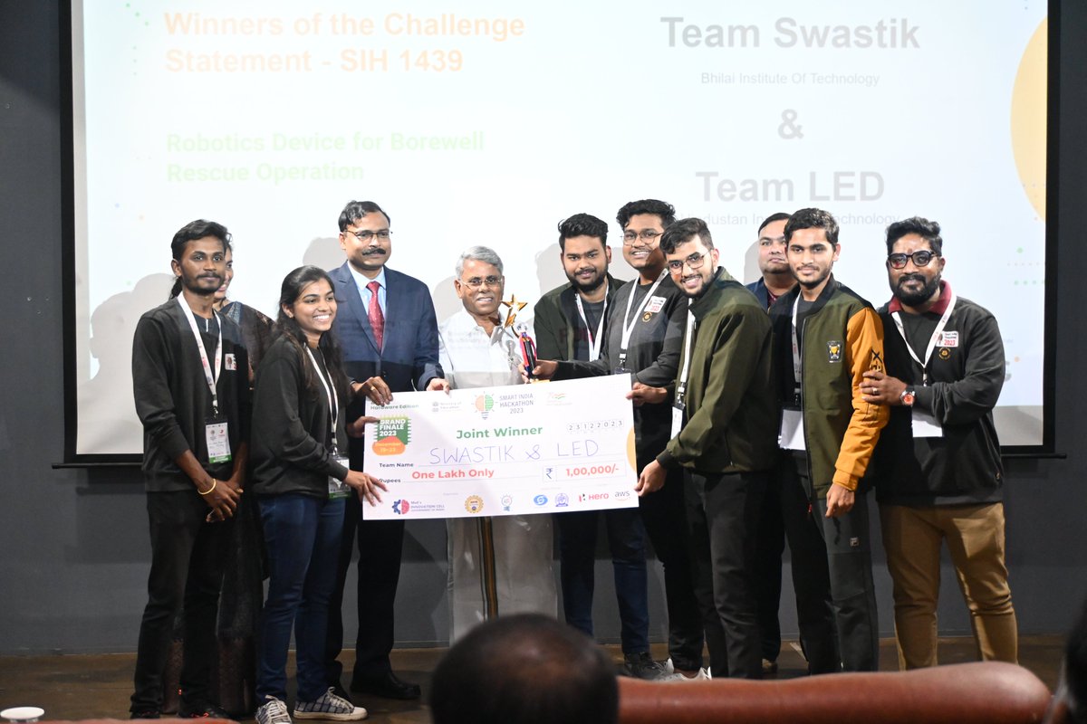 FORGE_FORCE's tweet photo. #SmartIndiaHackathon2023 (HW Edition) Winner Announcement! The pinnacle moment arrived with the unveiling of exceptional achievers across various categories. Check the thread for the complete list of winners and more photos! @VishForge @Meeraforge https://t.co/TSitprPYZz