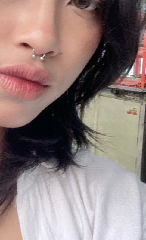 Goddessire's tweet photo. check on this acc for a bit bcs i got bored. gonna leave soon tho.
life update: i got a short wolf haircut. all black bcs i’m not in the mood to coloring it anytime soon. https://t.co/wiPR5wzzKD