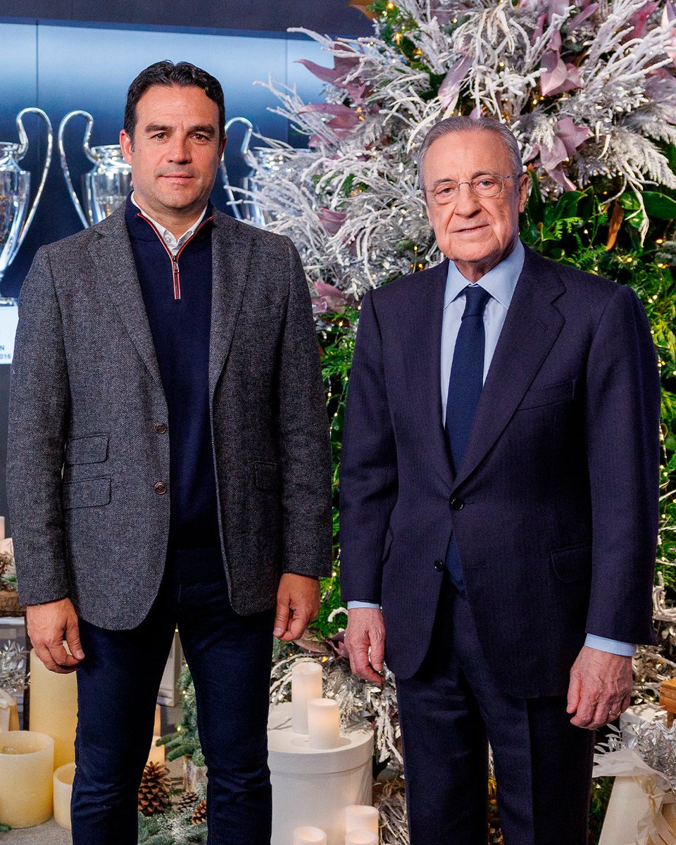 realmadridfem's tweet photo. 💫 Alberto Toril
🎄 Florentino Pérez
#RealMadrid https://t.co/IuJYS14bxB