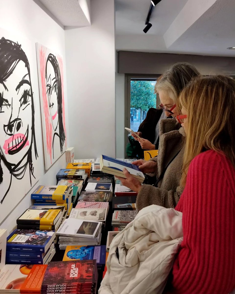 mataderounolib's tweet image. ¡¡¡Gracias!!! ✨✨✨

#vermú #booksforchristmas #navidadenasturias #mataderouno #oviedo #uviéu #oviedoescultura