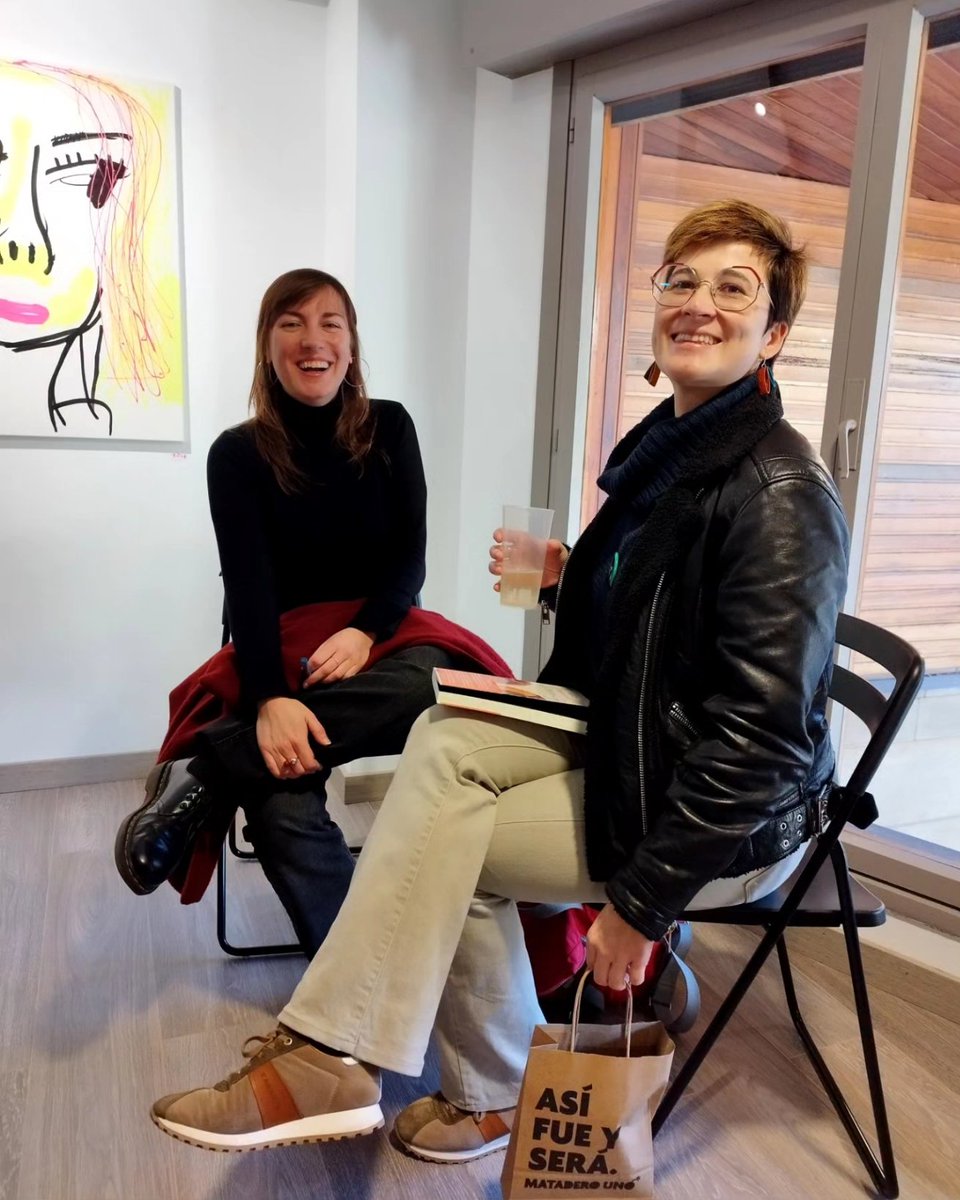 mataderounolib's tweet image. ¡¡¡Gracias!!! ✨✨✨

#vermú #booksforchristmas #navidadenasturias #mataderouno #oviedo #uviéu #oviedoescultura