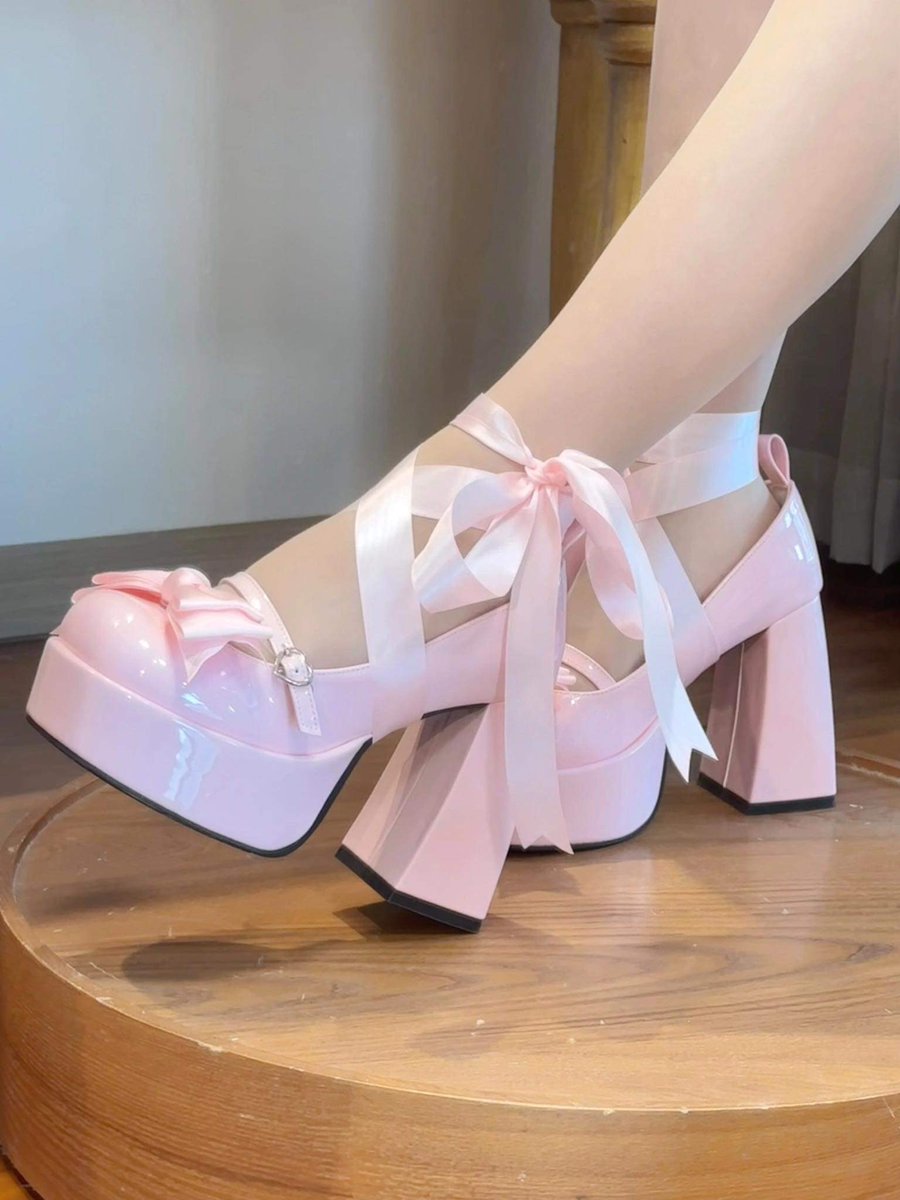 piinkimi_'s tweet photo. prettiest shoes https://t.co/CygW88jkSs
