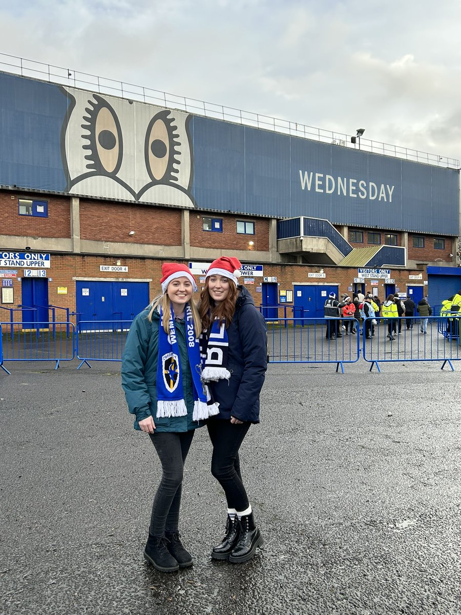 _Raachy's tweet photo. A very Merry Christmas with the football fam, blooobirdsss 💙 https://t.co/ichsl5sxee